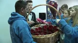 Oquirrh Hills Middle School students continue Valentine tradition of roses for every girl Oquirrh Hills Middle School students continue Valentine tradition of roses for every girl