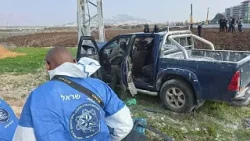 Attacco in Israele, uomo travolge i pedoni con l'auto e accoltella una persona: due morti