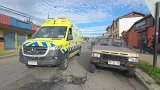 Grave accidente en Punta Arenas: Vehículo aplasta mano de hombre que prestaba ayuda