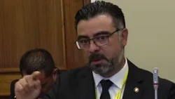 Economía analiza proyecto que resguarda derechos de autor en entorno digital