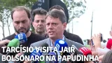 Tarcísio visita Jair Bolsonaro na Papudinha Tarcísio visita Jair Bolsonaro na Papudinha
