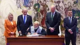 Netanyahu recebeu "irmão" Modi em Israel. Primeiro-ministro indiano quer cimentar relação "vital"