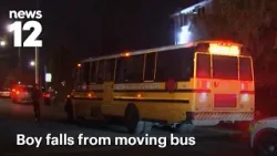 В Нью-Йорке 7-летний мальчик получил перелом черепа при падении с движущегося школьного автобуса ...