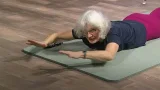 Stabiler RÜCKEN – KRAFTAUFBAU am Boden | Beweg dich! mit Eka Ninow-Woysch