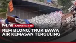 Muatan Berceceran, Truk Angkut Air Mineral Terguling | Kabar Hari Ini